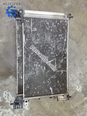 Fiat punto motor su radyatörü