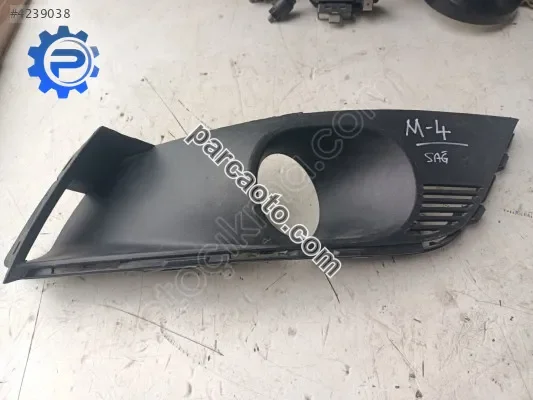 Renault megane 4 sağ sis far çerçevesi