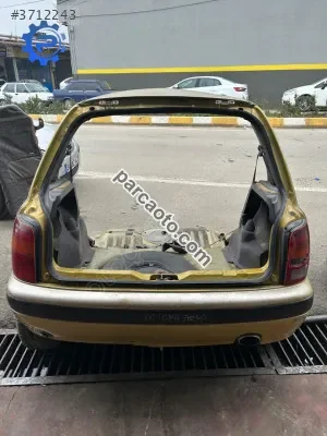 Nissan micra arka yarım kupa