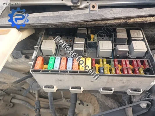 Ford connect 1.8 sigorta kutusu