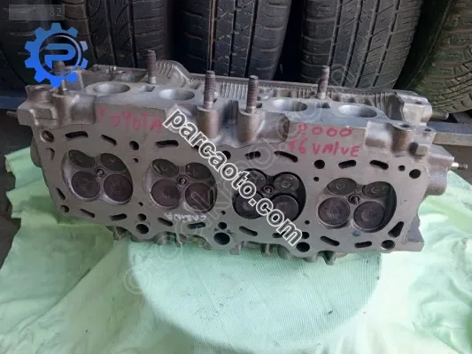 Toyota carina 2.0 16 v silindir kapak