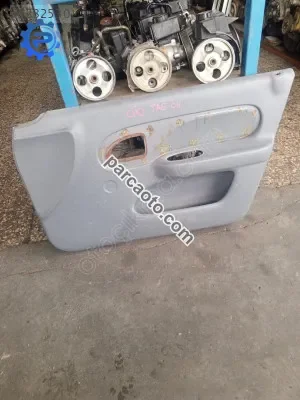 Renault clio sağ ön kapı döşemesi