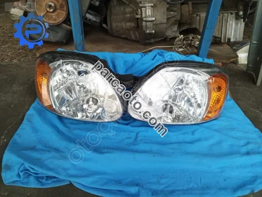 Hyundai accent sağ ve sol far