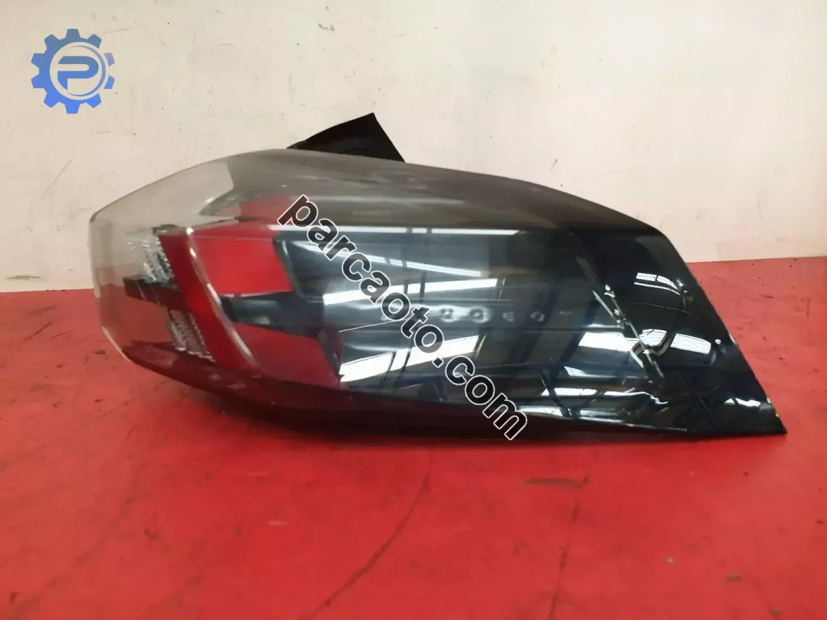 Peugeot 2008 çıkma orjinal sağ - sol stop
