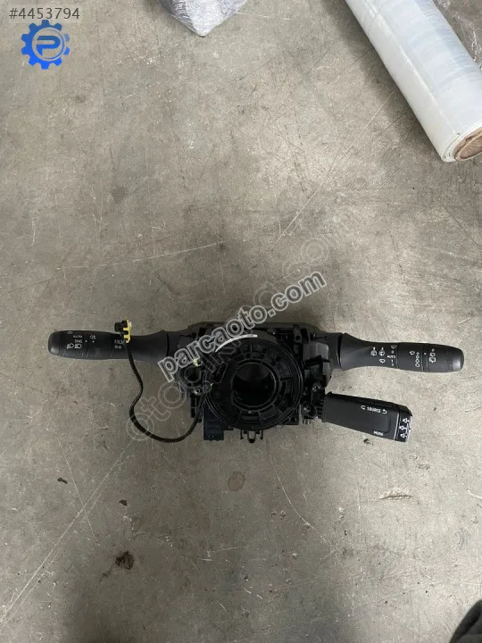 Renault clio sinyal silecek kolları 255674 797r