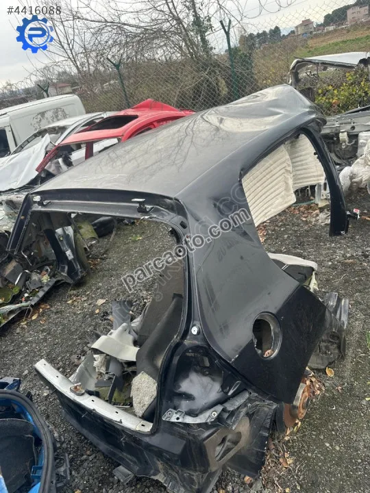 Volkswagen golf 5 sağ arka çamurluk kesme orjinal çıkma