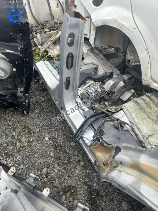 Ford courier sol marşpiyel orjinal çıkma