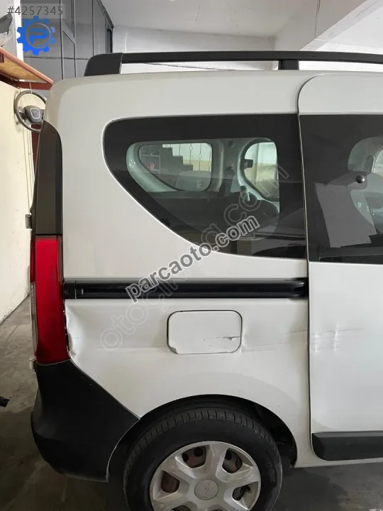 Dacia dokker sağ arka çamulruk orjinal çıkma
