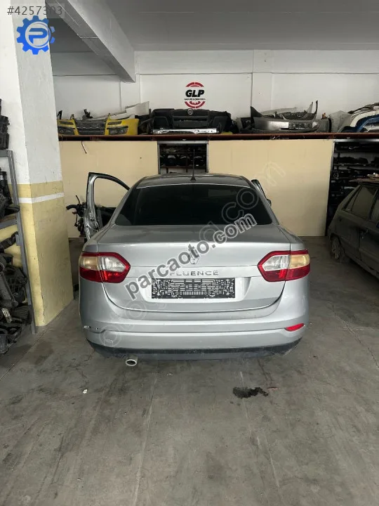 Renault fluence bagaj kapağı orjinal çıkma