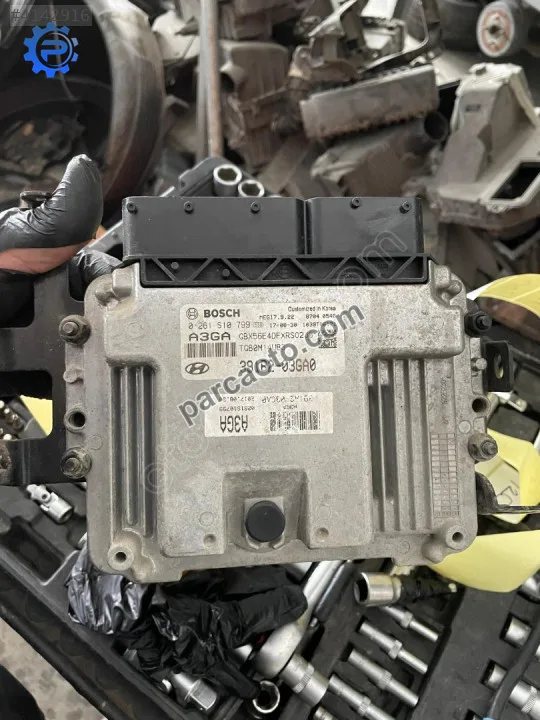 Hyundai i20 1.4  motor beyni orjinal çıkma