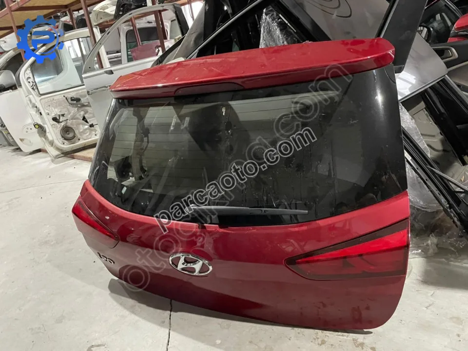 Hyundai i20 bagaj kapağı dolu orjinal çıkma