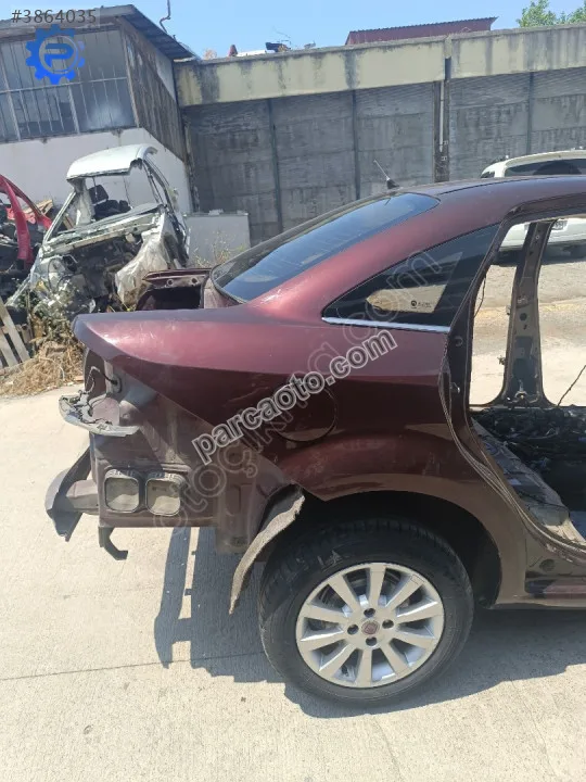 Fiat linea 1.3 e5 sağ arka kelebek cam hatasız orjinal çıkma