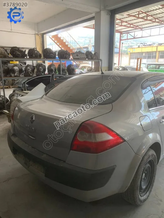Gri megane 2 boş tavan arkayla beraber hatasız orjinal çıkma