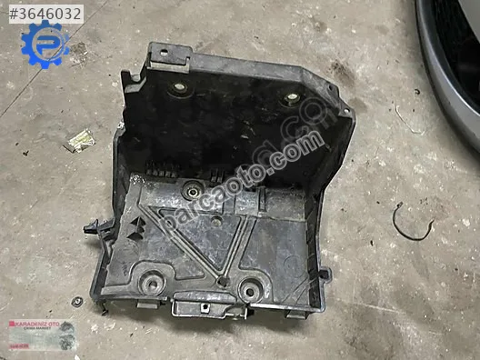 Renault kango 3 akü alt plastiği orijinal...