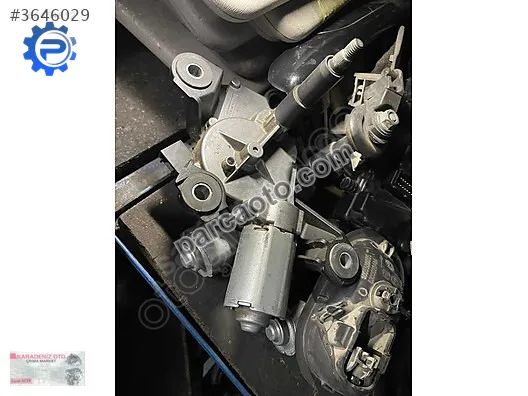 Renault kango 3 arka silecek kolu oeijinal...