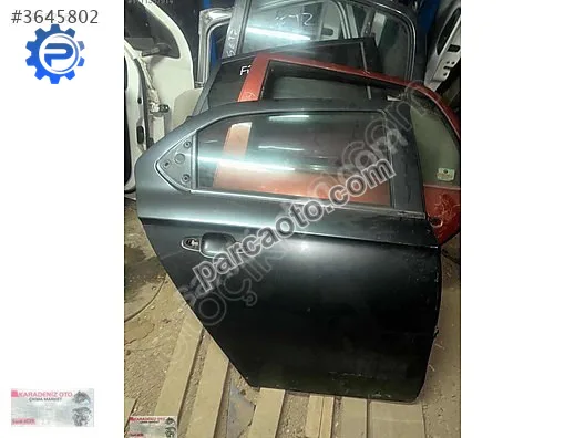 Peugeot 301 sağ arka kapı