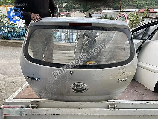 Hyundai i20 bagaj kapağı