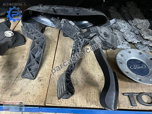 Ford connet gaz pedalı