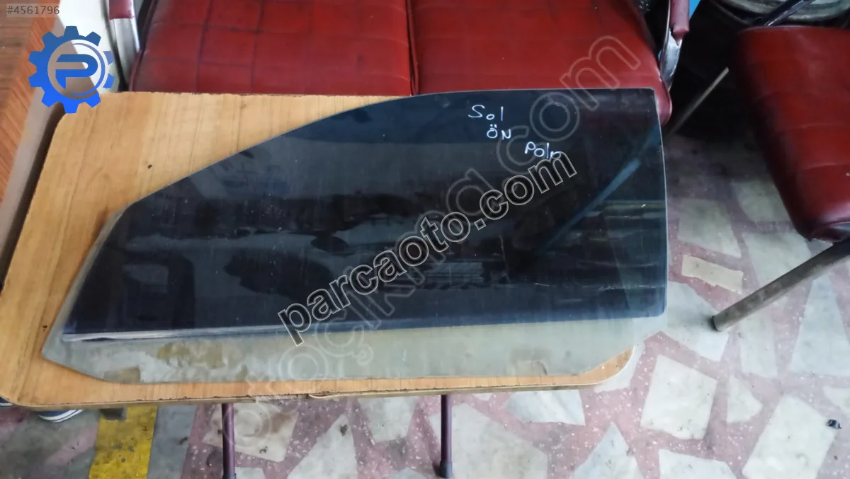 Polo sol ön kapı camı