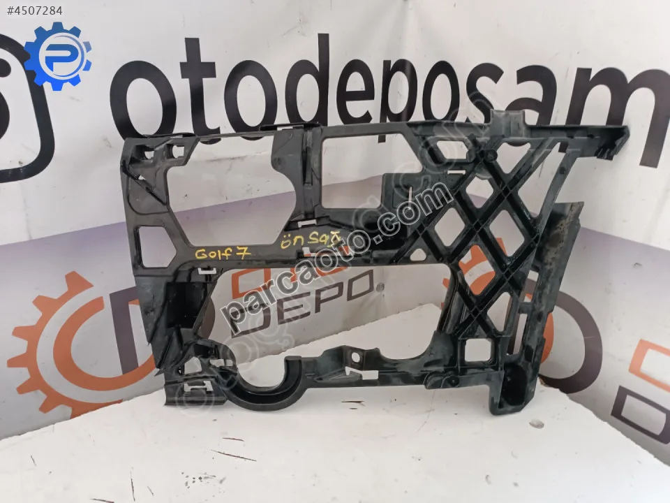 VW Golf 7 Ön Tampon Braketi Sağ