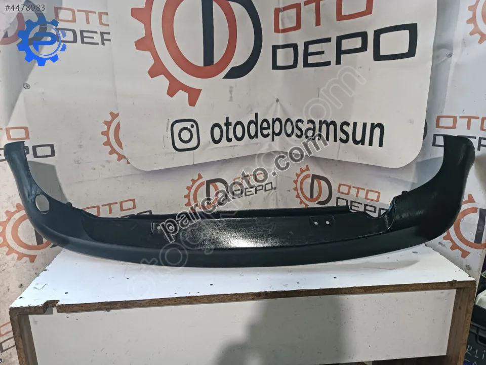 VW Golf 4 Arka Tampon Alt Bağaliti Orjinal Çıkma