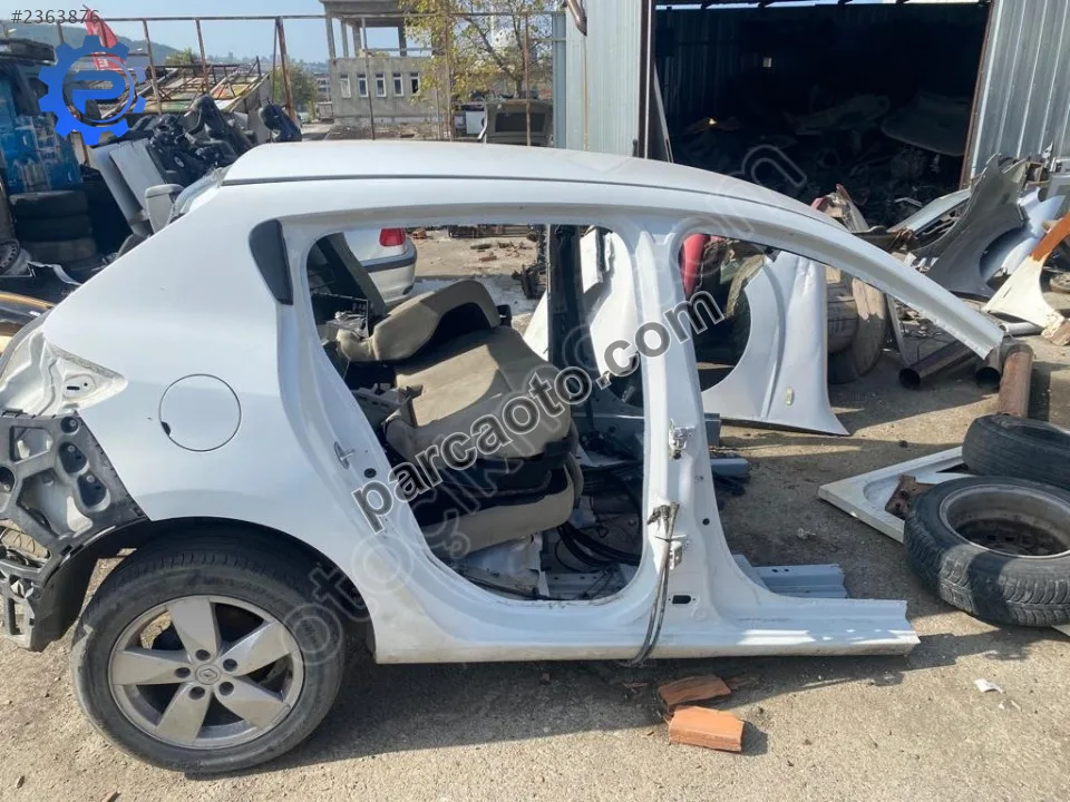 Renault Megane 3 Sağ Marşpiyel Direkli Hatasız Orjinal Çıkma