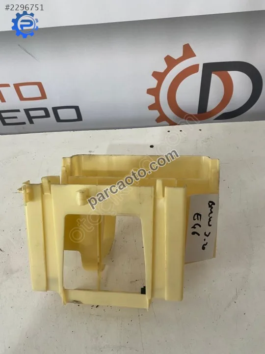 Bmw 3.20 E46 Motor İçi Sigorta Kutusu Hatasız Orjinal Çıkma