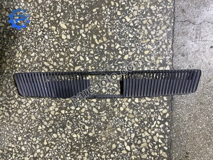 Opel Vectra C Torpido Üst ızgara