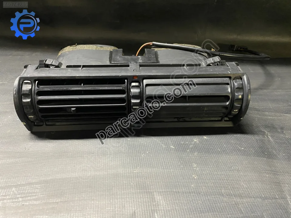 BMW E34 Orta Kalorifer ızgarası