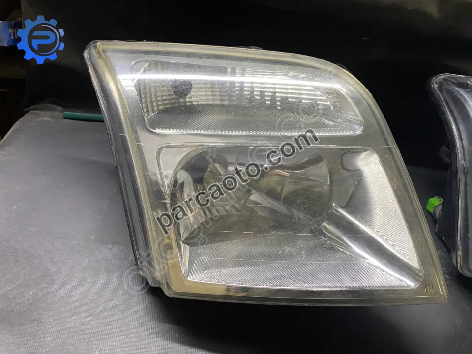 Ford Connect sağ far