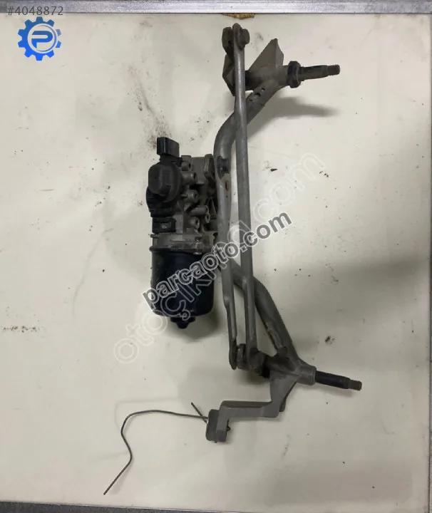 Renault Clio 4 silecek motoru