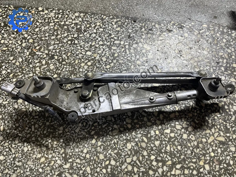 Subaru motorlu silecek mekanizması