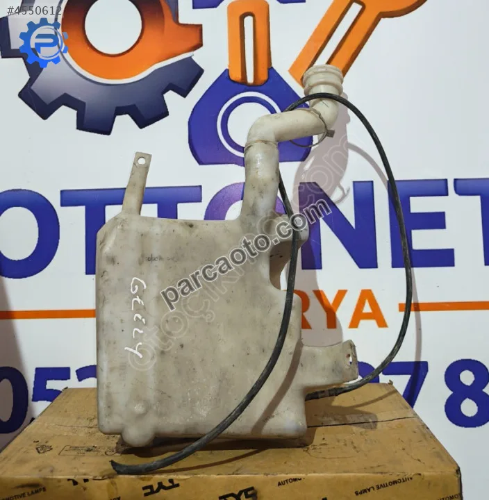 geely ck cam silecek suyu deposu