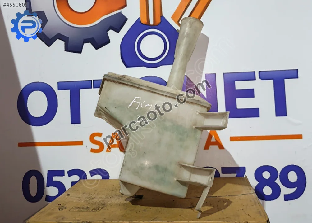 Nissan Almera Cam Suyu Deposu