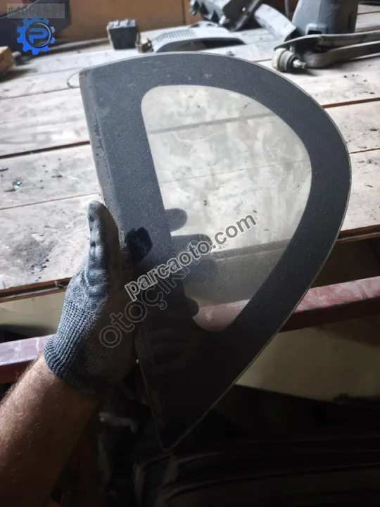 Daihatsu sirion sağ arka kelebek cam
