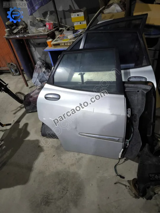 Daihatsu Sirion Kapı - Sakarya Adapazarı
