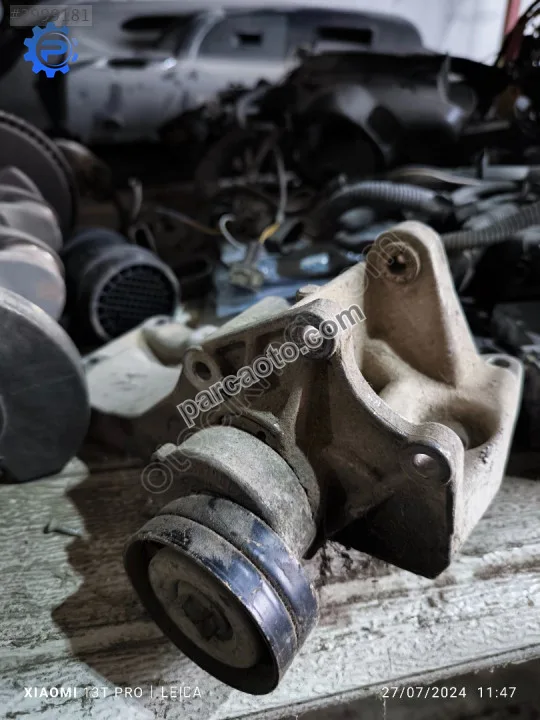 vw polo şarj ve klima bağlantı braketi kulağı 032145169 vw polo şarj ve klima bağlantı braketi kulağı 032145169