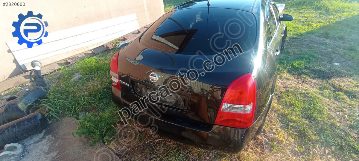 Nissan Primera bagaj kapağı