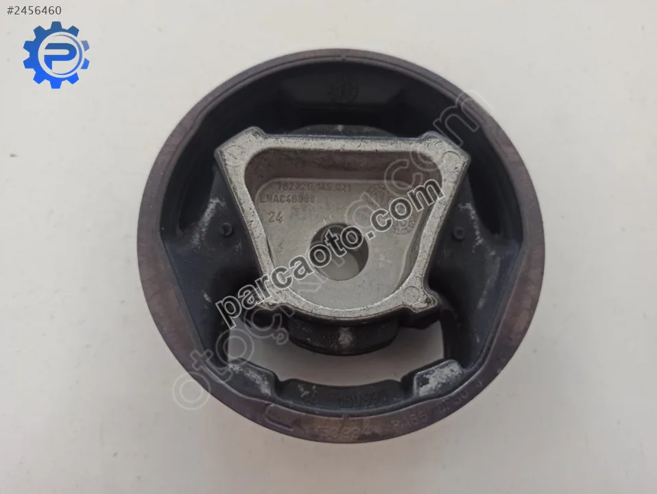 VW Passat / Tiguan Ön Beşik Burcu ( Ön Travers Takozu ) Orj.