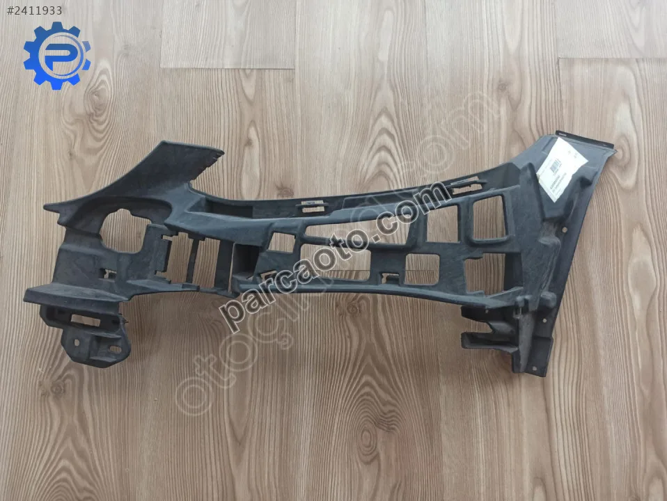 Mercedes C Serisi W205 Ön Tampon Braketi Sol A2058853165 Mercedes C Serisi W205 Ön Tampon Braketi Sol A2058853165