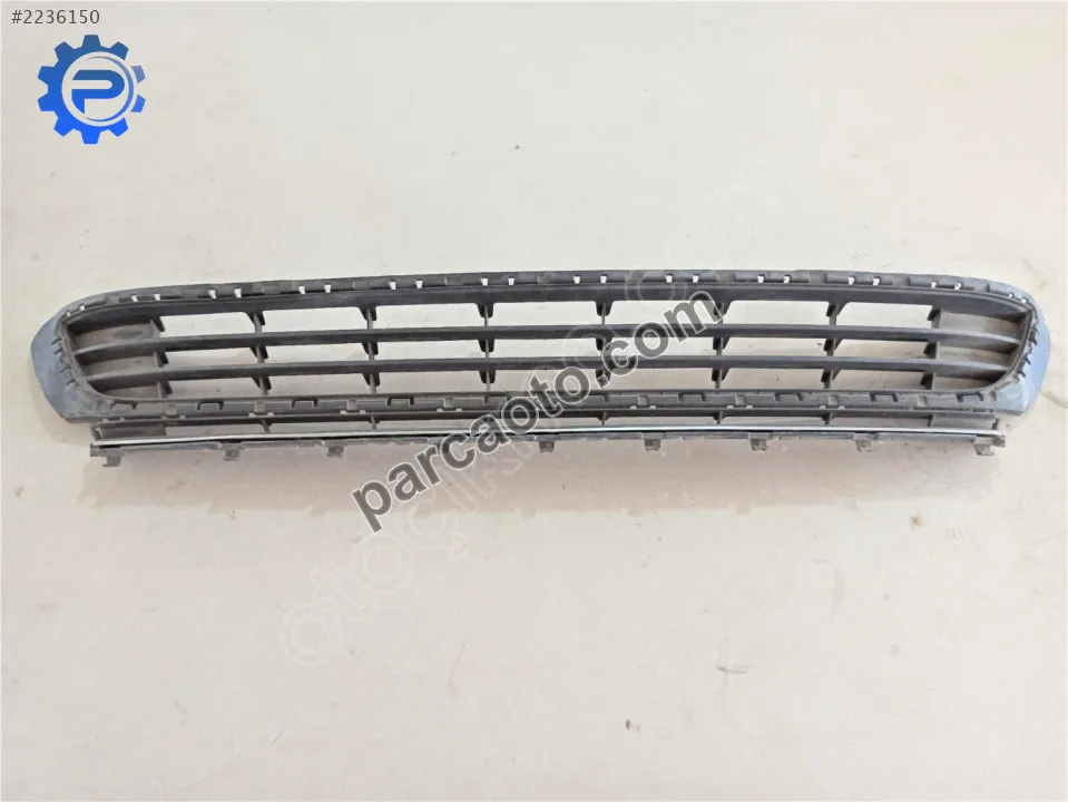 VW Golf 7 Ön Tampon Orta Izgara Kromlu Orj. Çıkma 5G0853677A