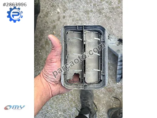 RENAULT CLİO 3 ARKA BAGAJ HAVALANDIRMASI SAĞ SOL RENAULT CLİO 3 ARKA BAGAJ HAVALANDIRMASI SAĞ SOL