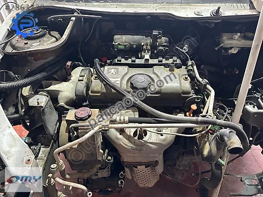 Peugeot 206 1.4 benzin motor muayyer araçtan sökme