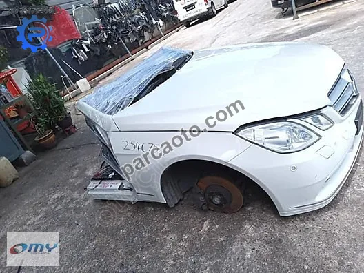 Mercedes w212 ön panel tampon demiri far sacı maske omy oto dan