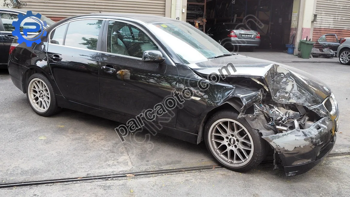 BMW 5 Serisi e60  İçin Sağ-Sol Far ve Stop Lambaları - Çıkma Par