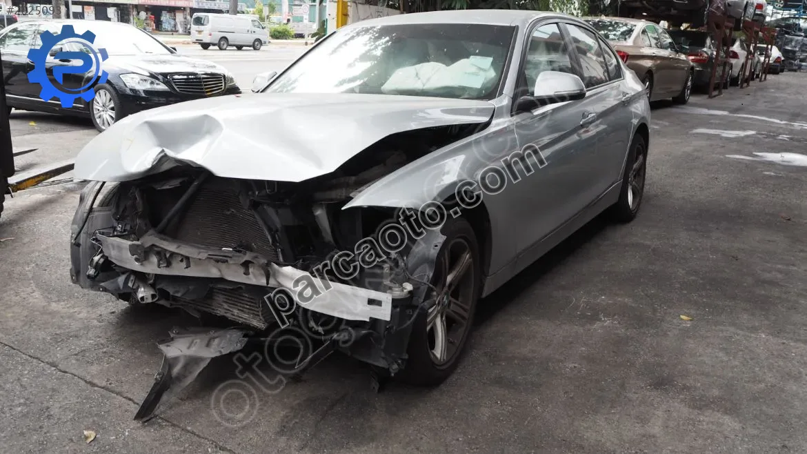 Bmw 3 Serisi F30 Kesme Tavan ve Marşpiyel Parçaları - Sağ/Sol Çe