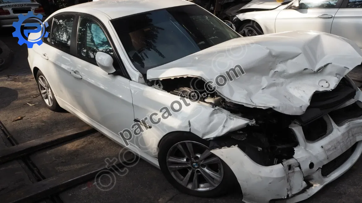 BMW 3 Serisi E90 İçin Ön-Arka Kapılar ve Bagaj Kapağı