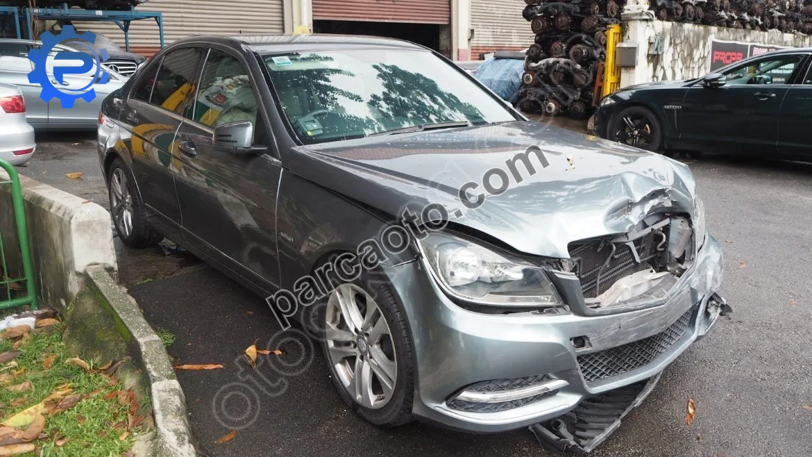 Mercedes C Serisi Yedek Su Deposu - Düzce Merkez