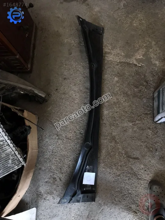 Renault Clio Ön Cam Izgarası - Düzce Merkez