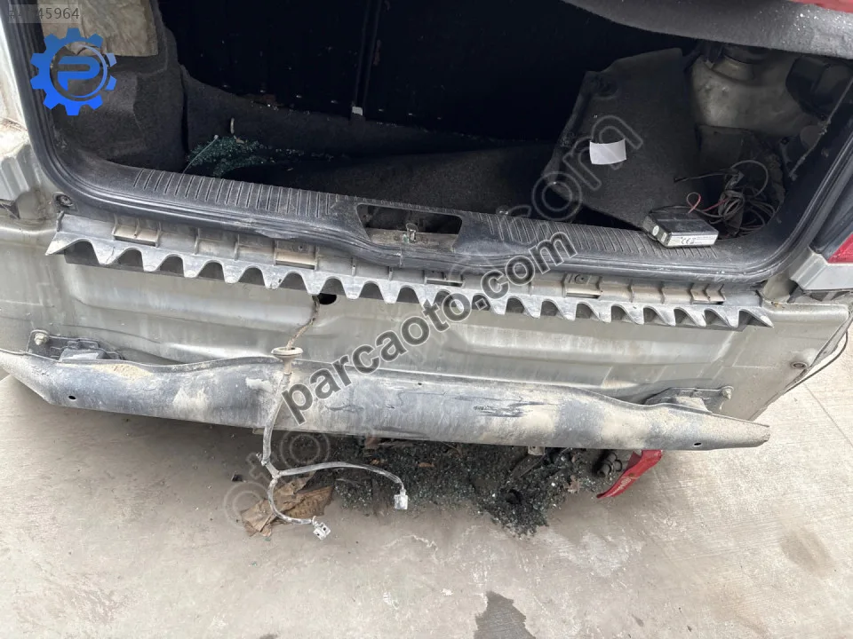 Çıkma vw polo hb arka tampon braketi orta